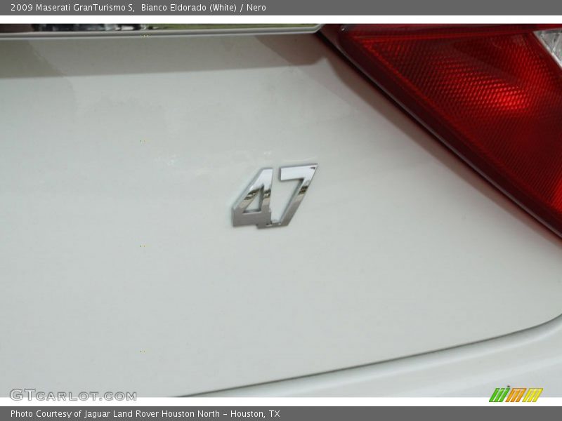 Bianco Eldorado (White) / Nero 2009 Maserati GranTurismo S