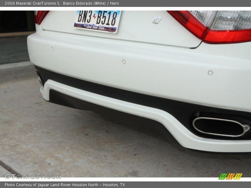 Bianco Eldorado (White) / Nero 2009 Maserati GranTurismo S