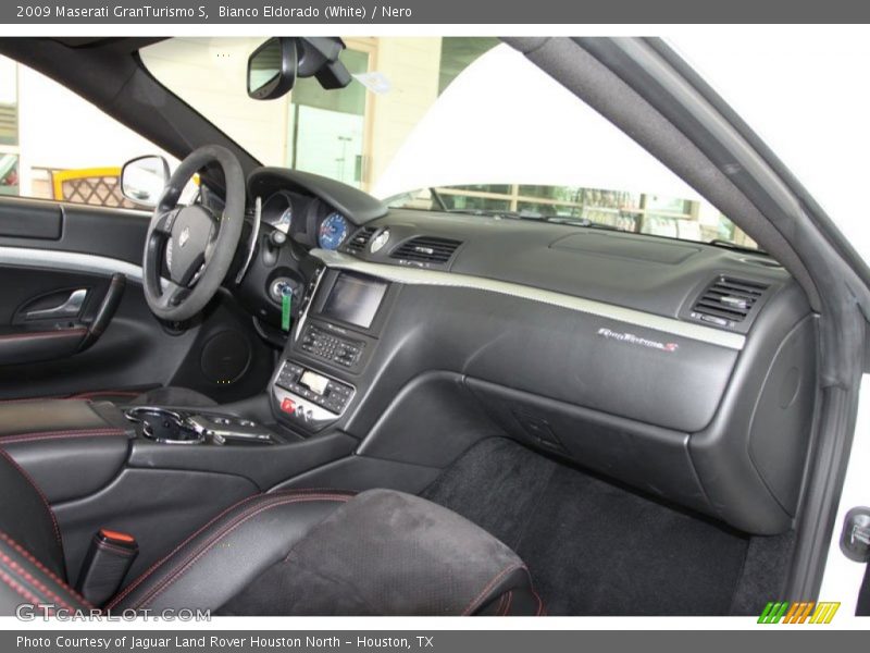 Bianco Eldorado (White) / Nero 2009 Maserati GranTurismo S