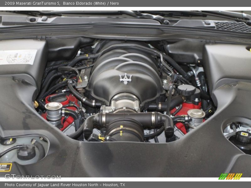 Bianco Eldorado (White) / Nero 2009 Maserati GranTurismo S
