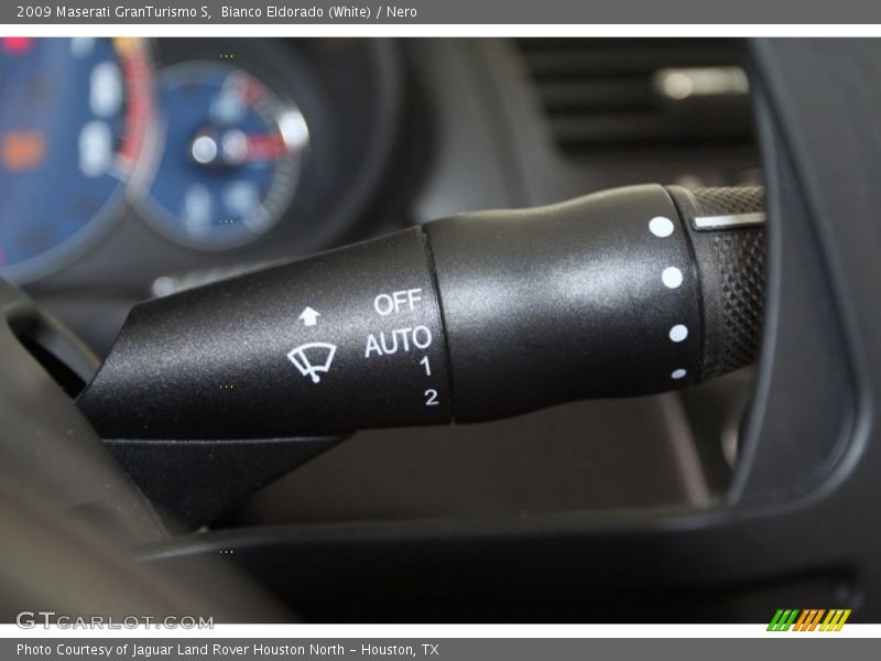 Controls of 2009 GranTurismo S