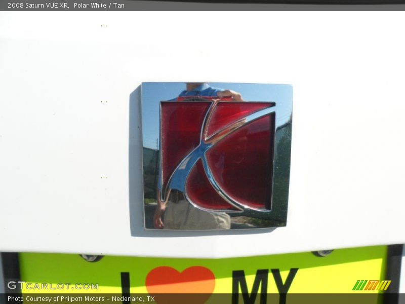 Polar White / Tan 2008 Saturn VUE XR