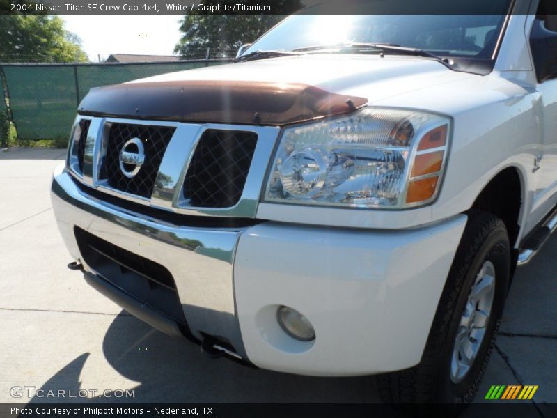 White / Graphite/Titanium 2004 Nissan Titan SE Crew Cab 4x4