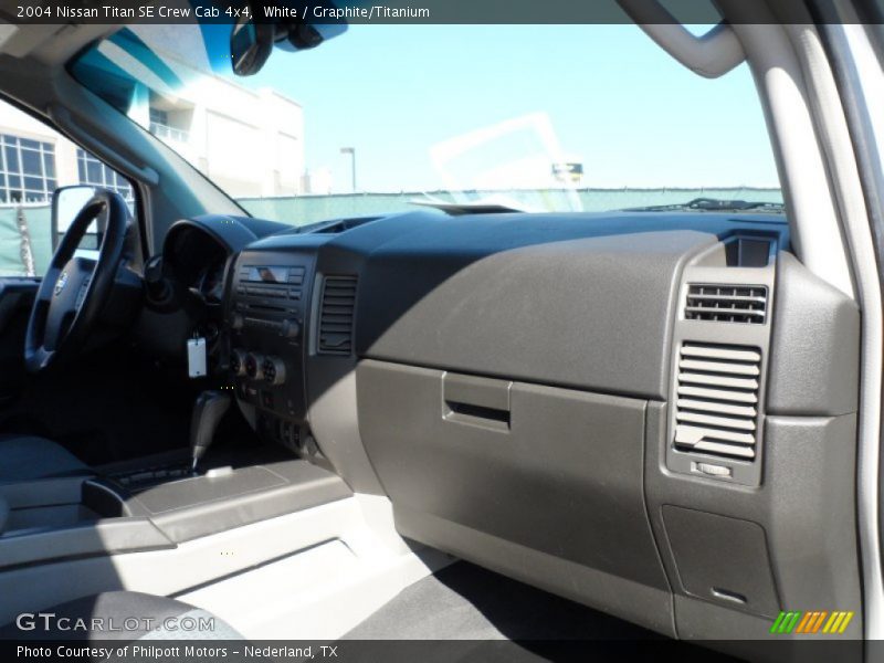 White / Graphite/Titanium 2004 Nissan Titan SE Crew Cab 4x4
