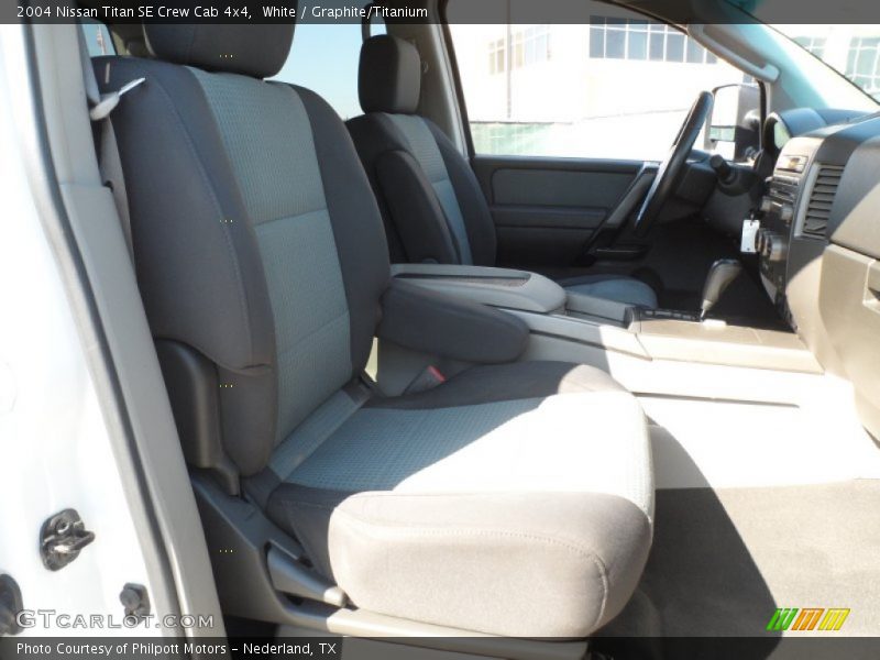 White / Graphite/Titanium 2004 Nissan Titan SE Crew Cab 4x4