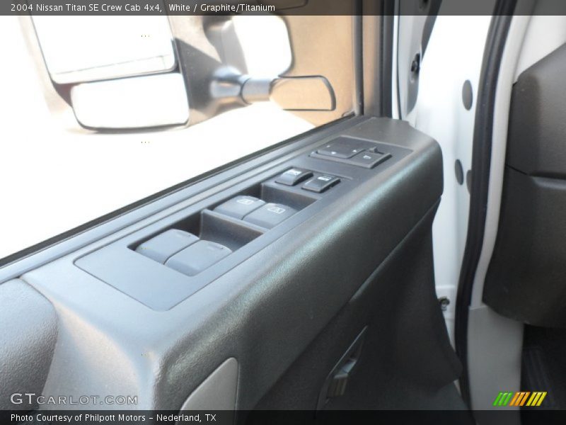 White / Graphite/Titanium 2004 Nissan Titan SE Crew Cab 4x4