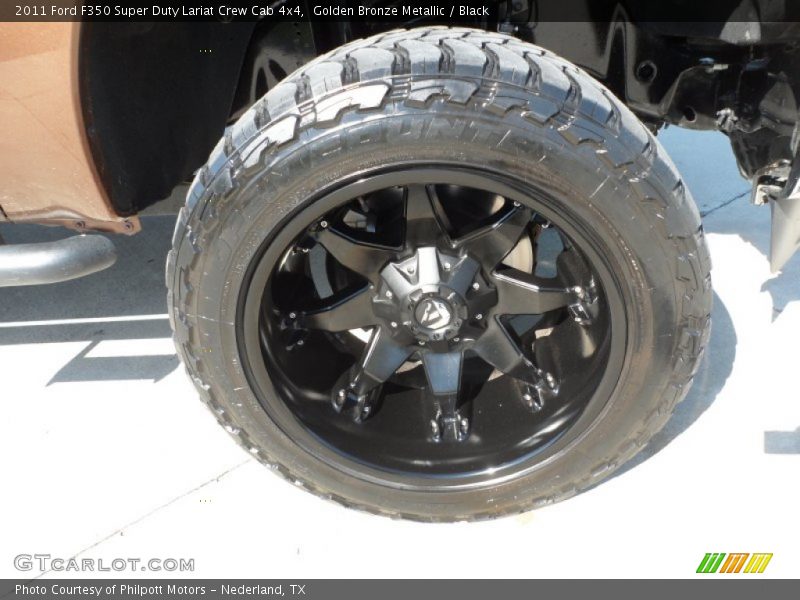 Custom Wheels of 2011 F350 Super Duty Lariat Crew Cab 4x4