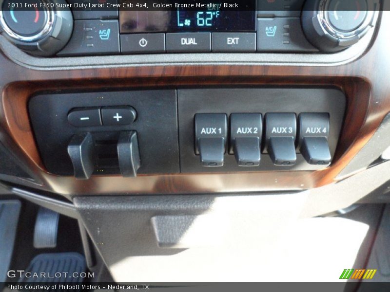 Controls of 2011 F350 Super Duty Lariat Crew Cab 4x4