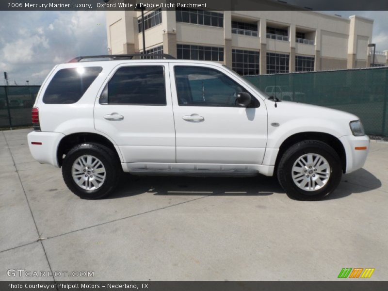  2006 Mariner Luxury Oxford White