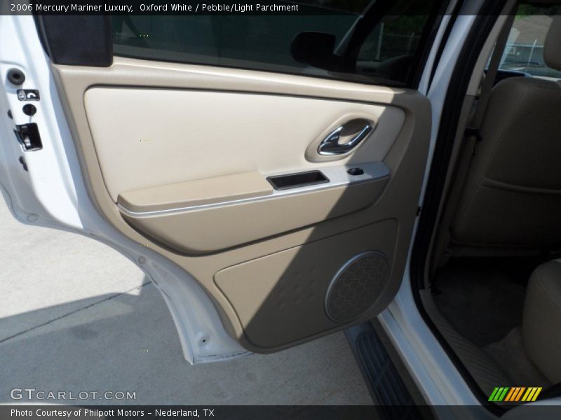 Oxford White / Pebble/Light Parchment 2006 Mercury Mariner Luxury