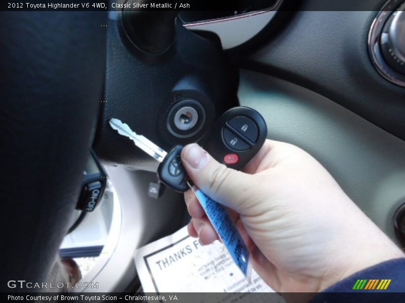 Classic Silver Metallic / Ash 2012 Toyota Highlander V6 4WD
