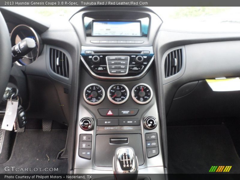 Controls of 2013 Genesis Coupe 3.8 R-Spec