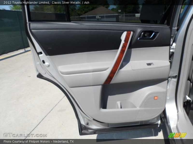 Classic Silver Metallic / Ash 2012 Toyota Highlander Limited