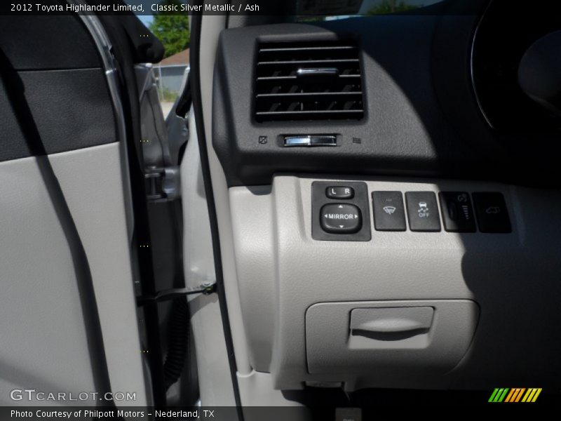 Classic Silver Metallic / Ash 2012 Toyota Highlander Limited