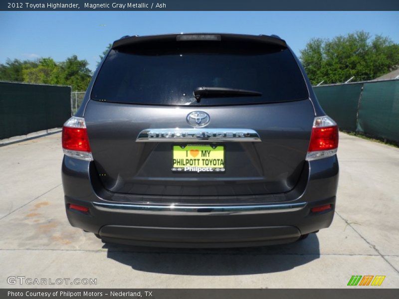 Magnetic Gray Metallic / Ash 2012 Toyota Highlander