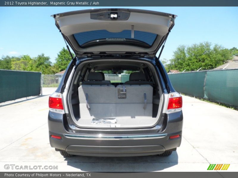 Magnetic Gray Metallic / Ash 2012 Toyota Highlander