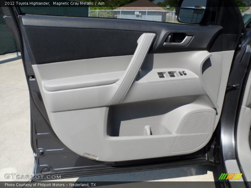 Magnetic Gray Metallic / Ash 2012 Toyota Highlander
