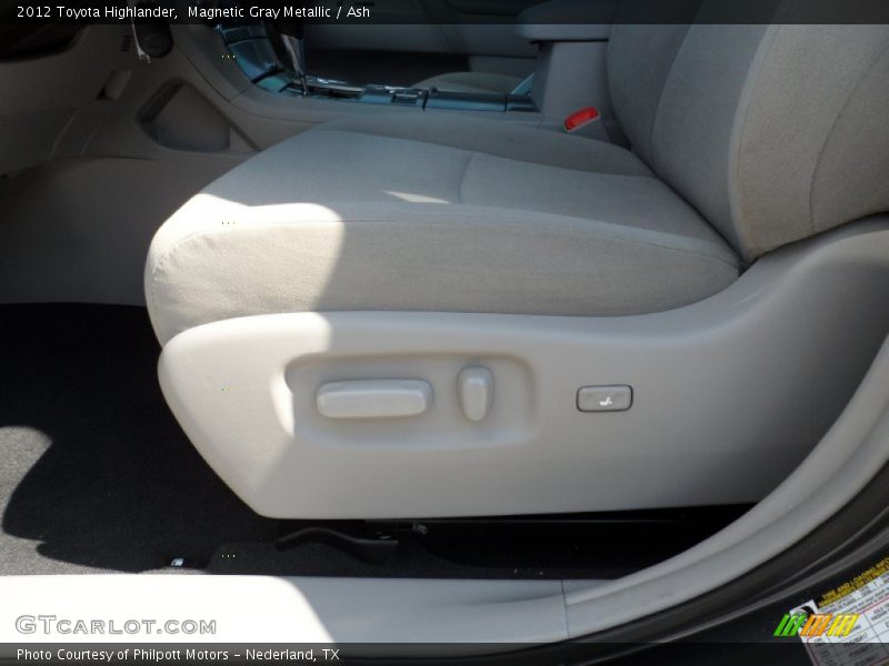 Magnetic Gray Metallic / Ash 2012 Toyota Highlander