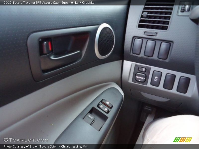 Super White / Graphite 2012 Toyota Tacoma SR5 Access Cab