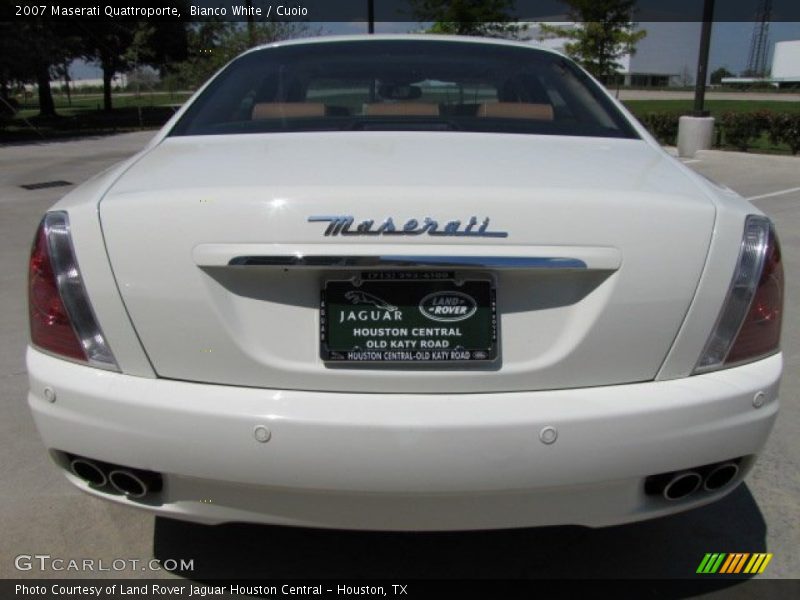 Bianco White / Cuoio 2007 Maserati Quattroporte