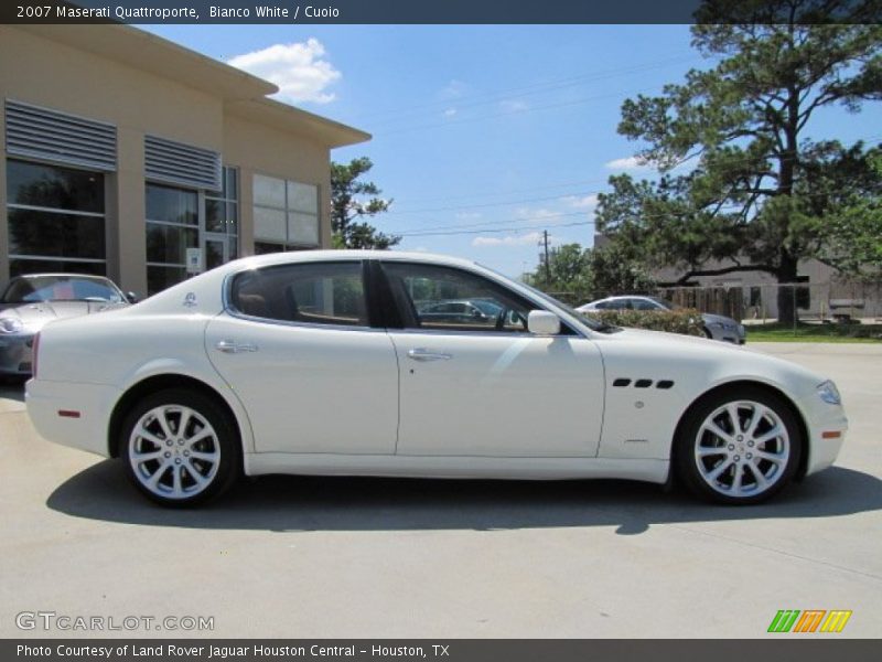 Bianco White / Cuoio 2007 Maserati Quattroporte