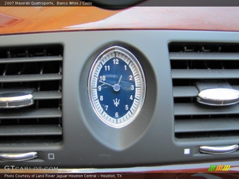 Clock - 2007 Maserati Quattroporte 
