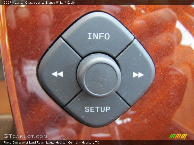 Controls of 2007 Quattroporte 