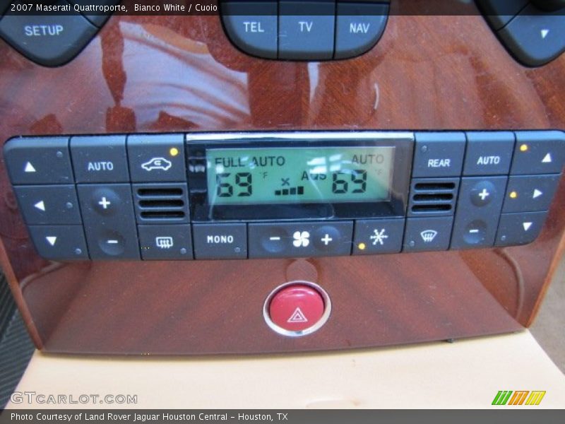 Controls of 2007 Quattroporte 