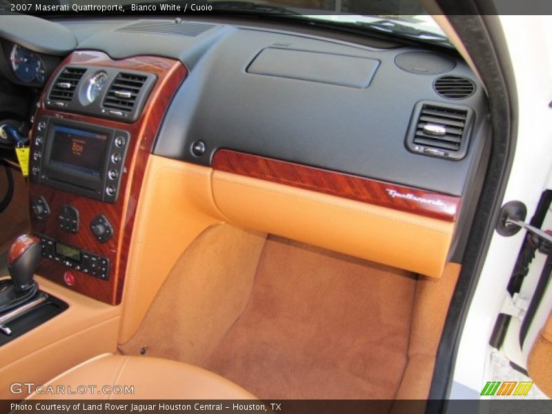 Bianco White / Cuoio 2007 Maserati Quattroporte