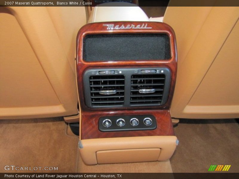 Controls of 2007 Quattroporte 