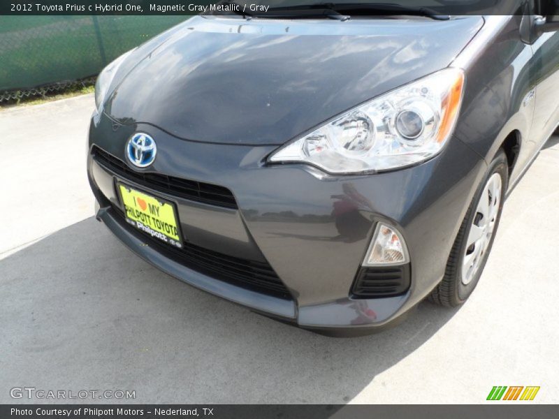 Magnetic Gray Metallic / Gray 2012 Toyota Prius c Hybrid One