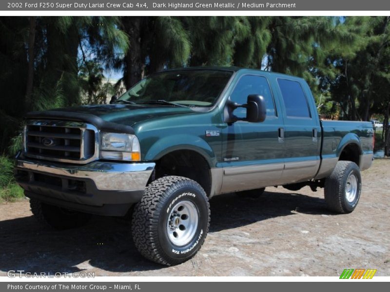 Front 3/4 View of 2002 F250 Super Duty Lariat Crew Cab 4x4