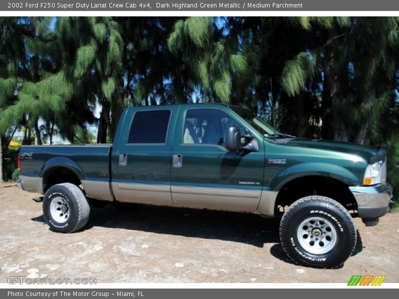 Dark Highland Green Metallic / Medium Parchment 2002 Ford F250 Super Duty Lariat Crew Cab 4x4