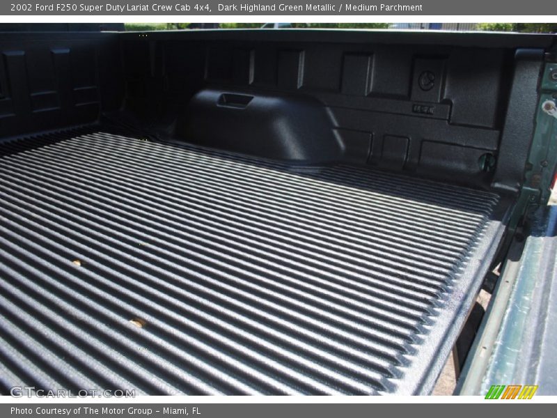 Dark Highland Green Metallic / Medium Parchment 2002 Ford F250 Super Duty Lariat Crew Cab 4x4