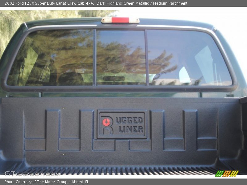 Dark Highland Green Metallic / Medium Parchment 2002 Ford F250 Super Duty Lariat Crew Cab 4x4