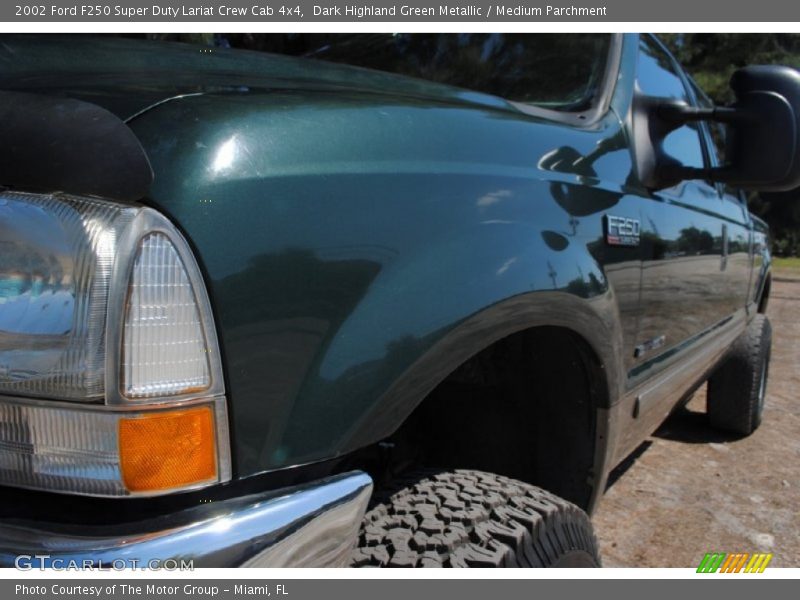 Dark Highland Green Metallic / Medium Parchment 2002 Ford F250 Super Duty Lariat Crew Cab 4x4