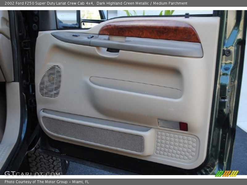 Dark Highland Green Metallic / Medium Parchment 2002 Ford F250 Super Duty Lariat Crew Cab 4x4