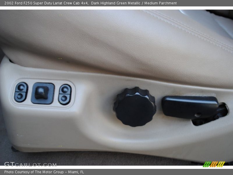 Dark Highland Green Metallic / Medium Parchment 2002 Ford F250 Super Duty Lariat Crew Cab 4x4