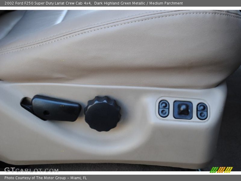 Dark Highland Green Metallic / Medium Parchment 2002 Ford F250 Super Duty Lariat Crew Cab 4x4