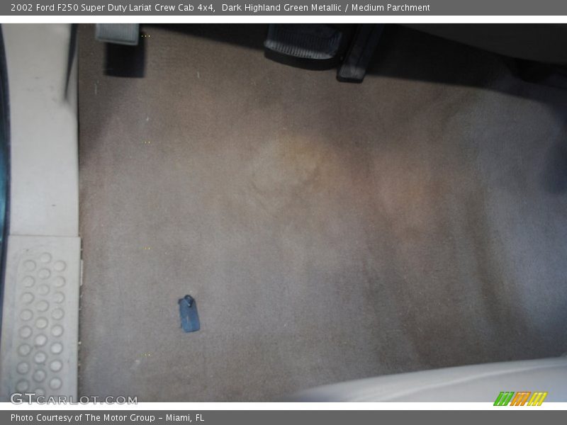 Dark Highland Green Metallic / Medium Parchment 2002 Ford F250 Super Duty Lariat Crew Cab 4x4