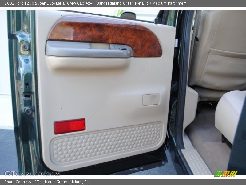 Dark Highland Green Metallic / Medium Parchment 2002 Ford F250 Super Duty Lariat Crew Cab 4x4