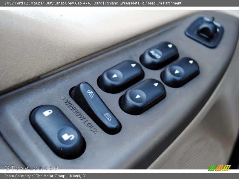 Dark Highland Green Metallic / Medium Parchment 2002 Ford F250 Super Duty Lariat Crew Cab 4x4