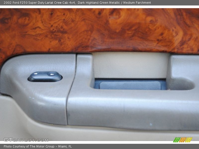 Dark Highland Green Metallic / Medium Parchment 2002 Ford F250 Super Duty Lariat Crew Cab 4x4