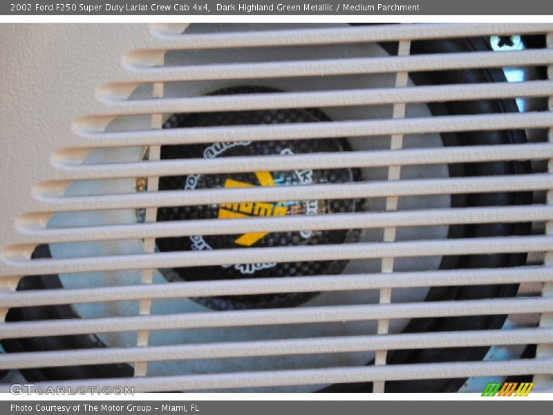 Dark Highland Green Metallic / Medium Parchment 2002 Ford F250 Super Duty Lariat Crew Cab 4x4