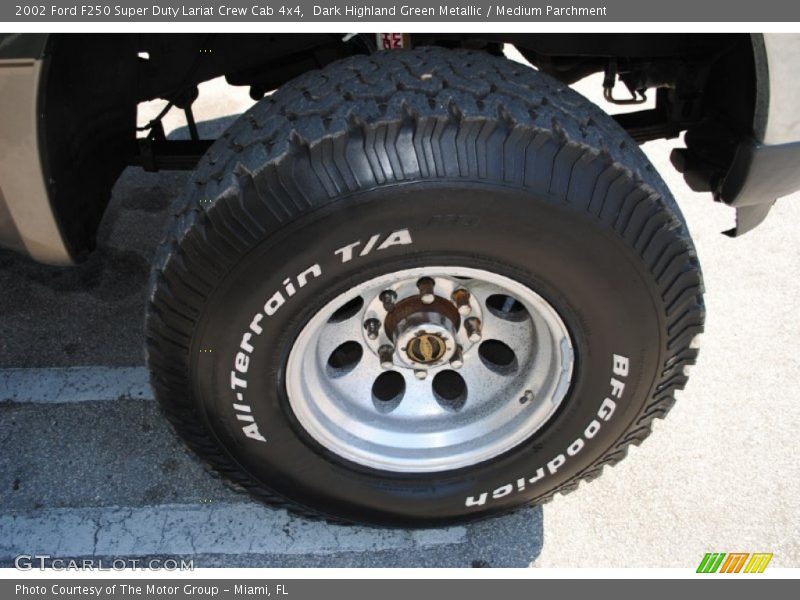 Dark Highland Green Metallic / Medium Parchment 2002 Ford F250 Super Duty Lariat Crew Cab 4x4