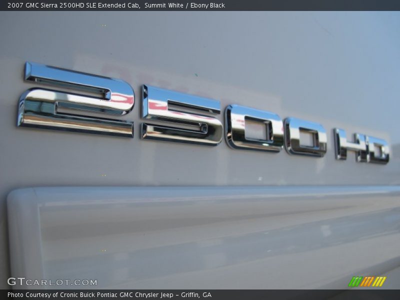 Summit White / Ebony Black 2007 GMC Sierra 2500HD SLE Extended Cab