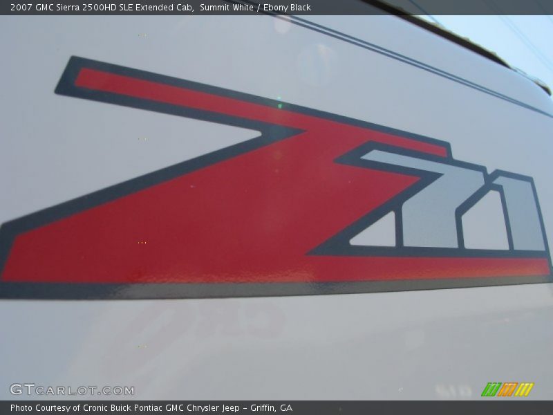 Summit White / Ebony Black 2007 GMC Sierra 2500HD SLE Extended Cab