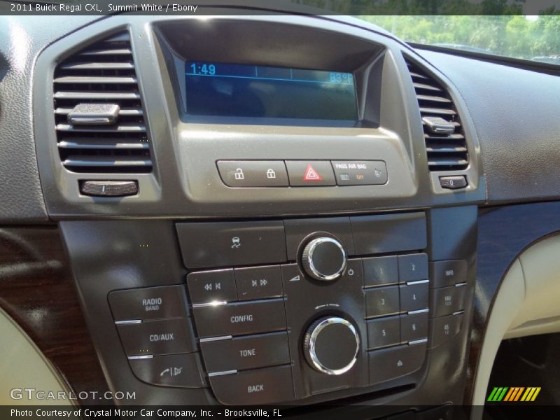 Summit White / Ebony 2011 Buick Regal CXL