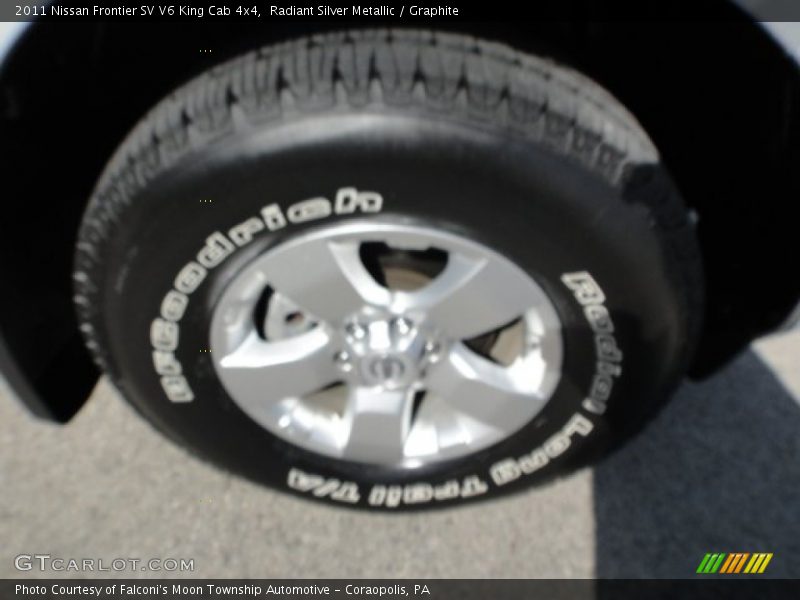 Radiant Silver Metallic / Graphite 2011 Nissan Frontier SV V6 King Cab 4x4