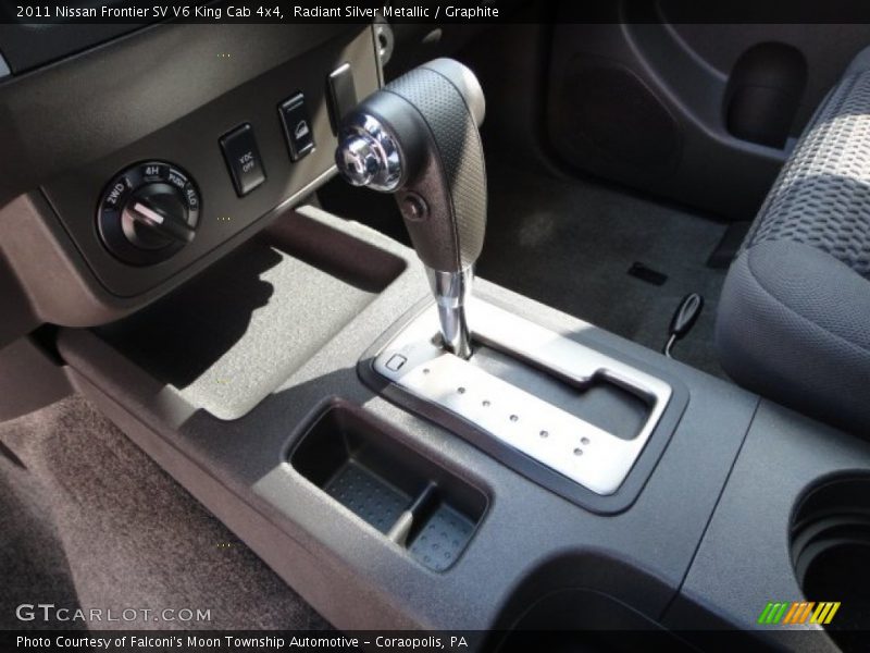 Radiant Silver Metallic / Graphite 2011 Nissan Frontier SV V6 King Cab 4x4